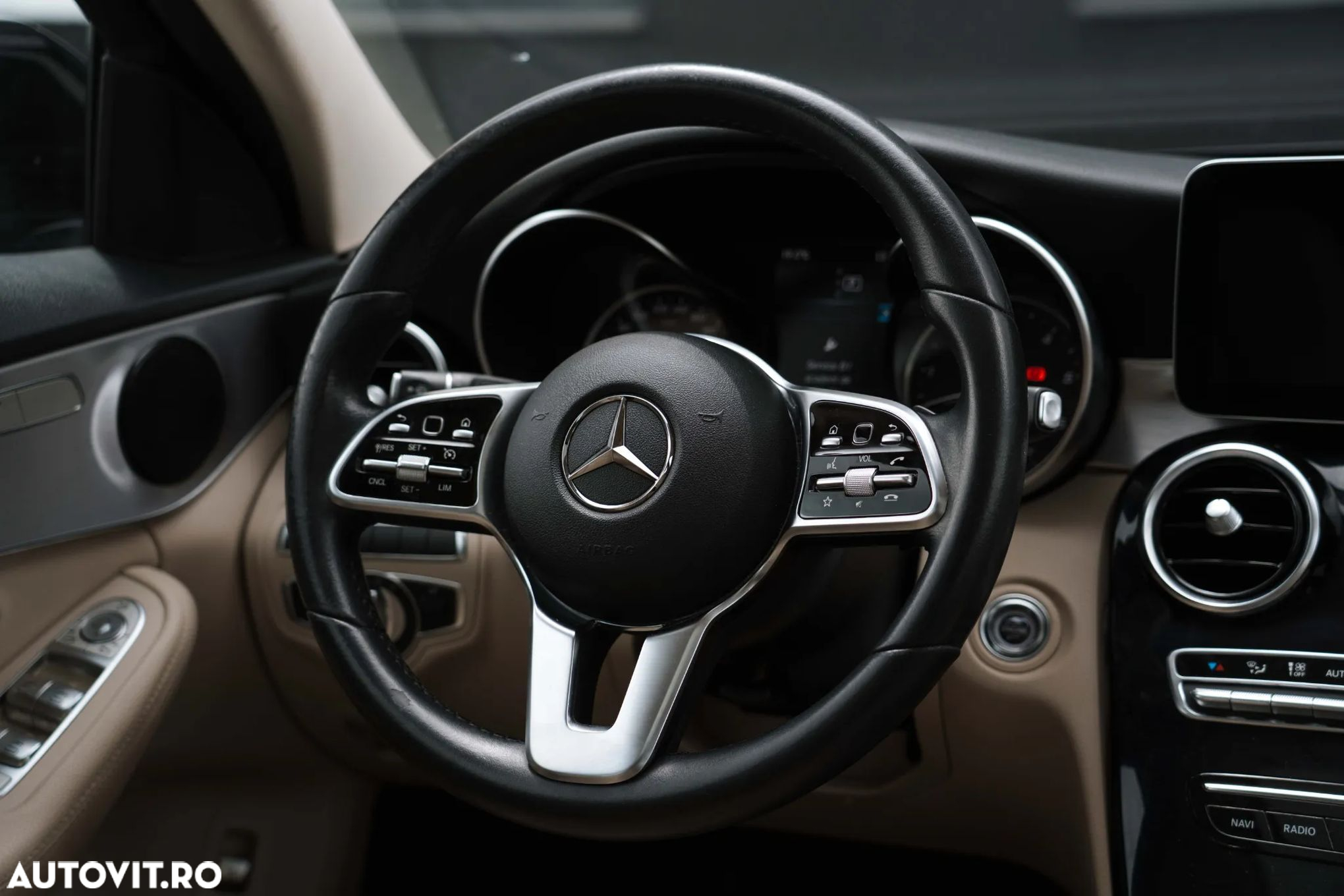 Mercedes-Benz C - 9