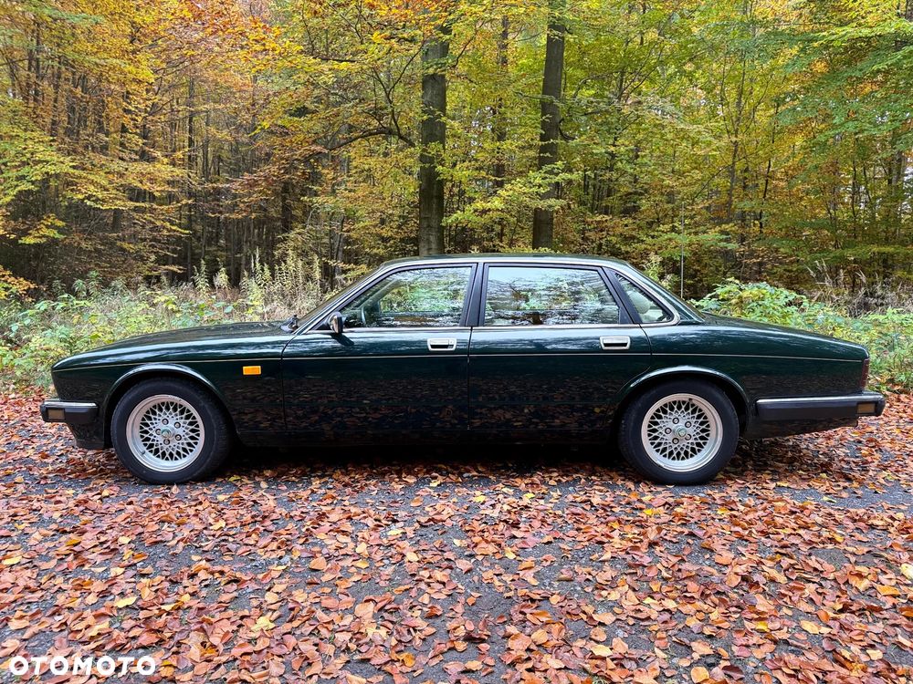 Jaguar XJ - 13