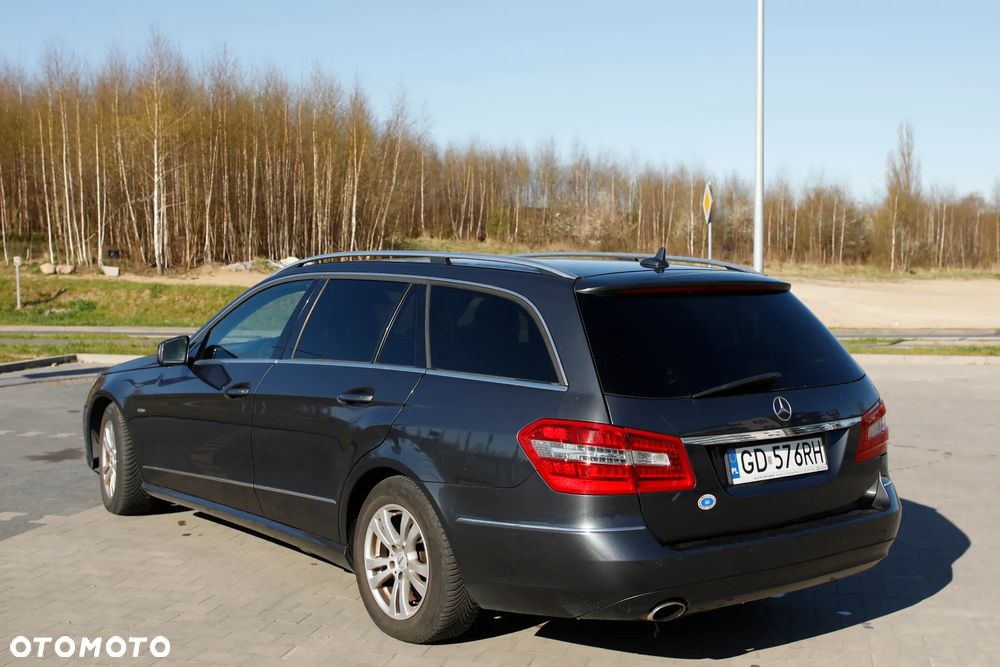 Mercedes-Benz Klasa E 200 BlueEFFICIENCY 7G-TRONIC Elegance - 4