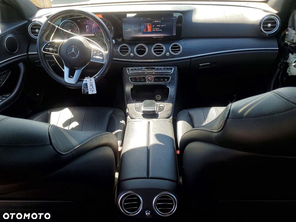 Mercedes-Benz Klasa E 300 9G-TRONIC AMG Line - 8