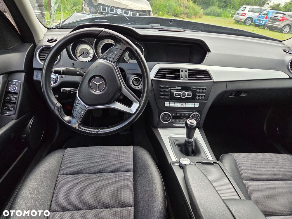 Mercedes-Benz Klasa C 180 (BlueEFFICIENCY) Avantgarde - 6