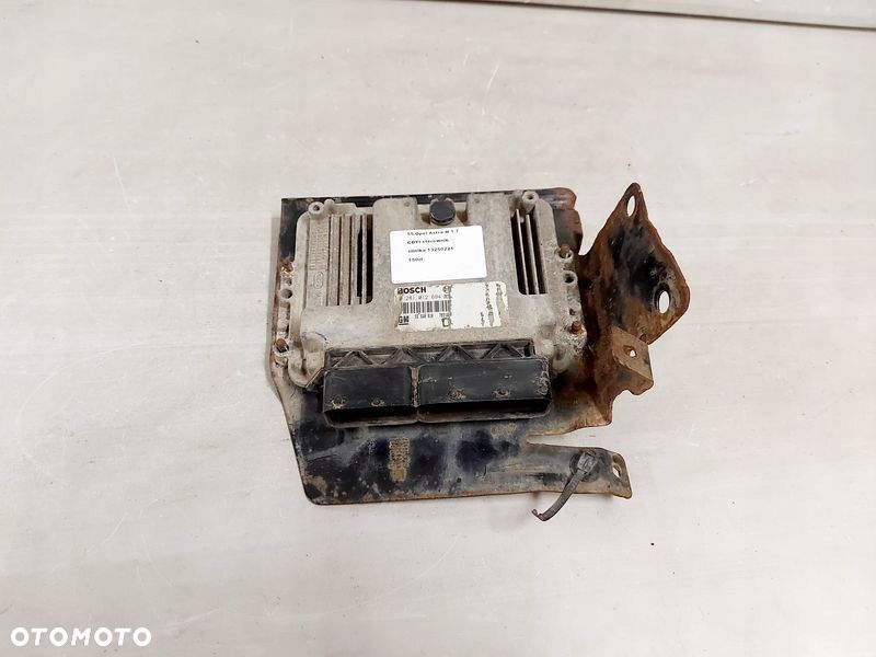 OPEL ASTRA 3 III H 1.7 CDTI KOMPUTER STEROWNIK SILNIKA ECU 13250221 - 1