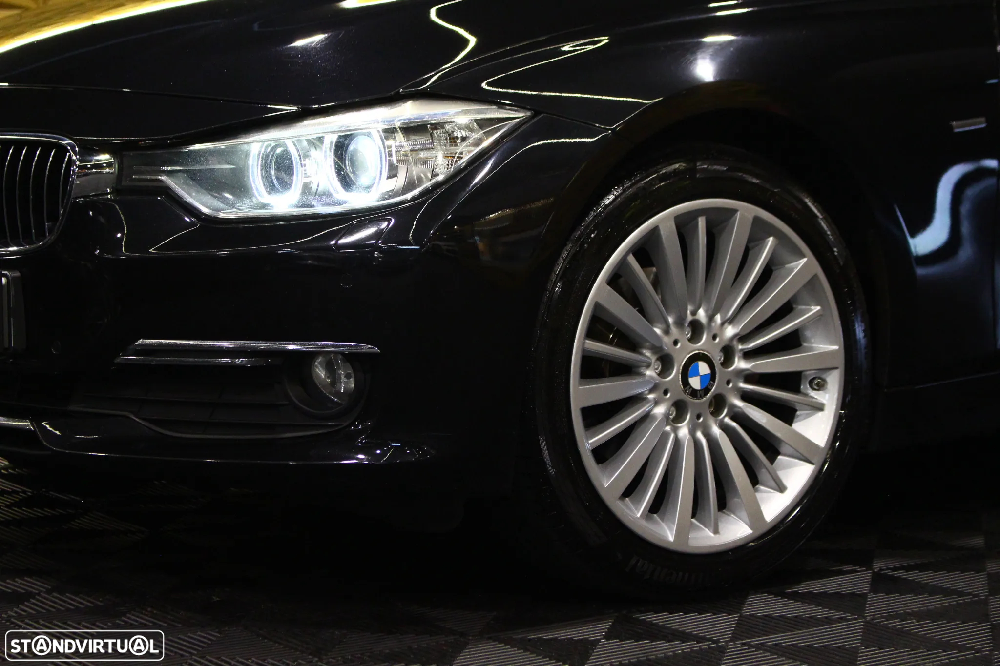 BMW 318 d Touring Auto Line Luxury - 2