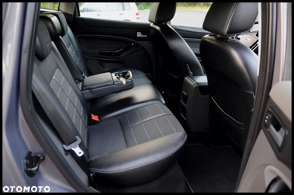 Ford Kuga 2.0 TDCi 4x4 Titanium - 27