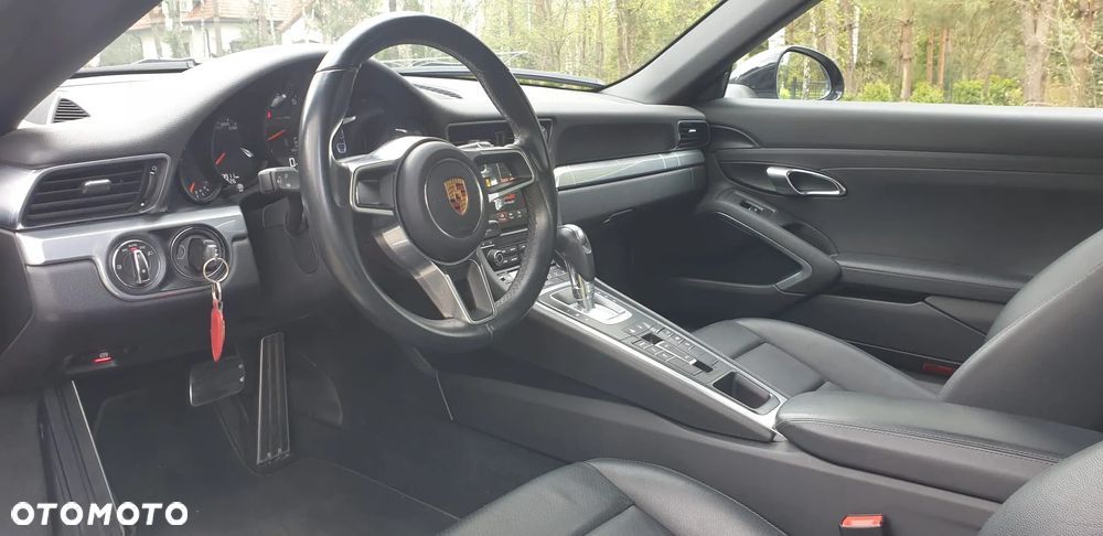 Porsche 911 Targa 4 PDK - 16