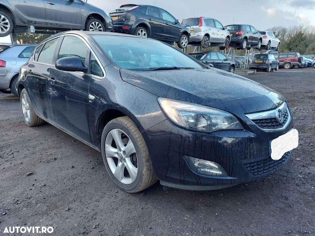 Oglinda stanga completa Opel Astra J 2011 HATCHBACK 1.4i A14XER - 12