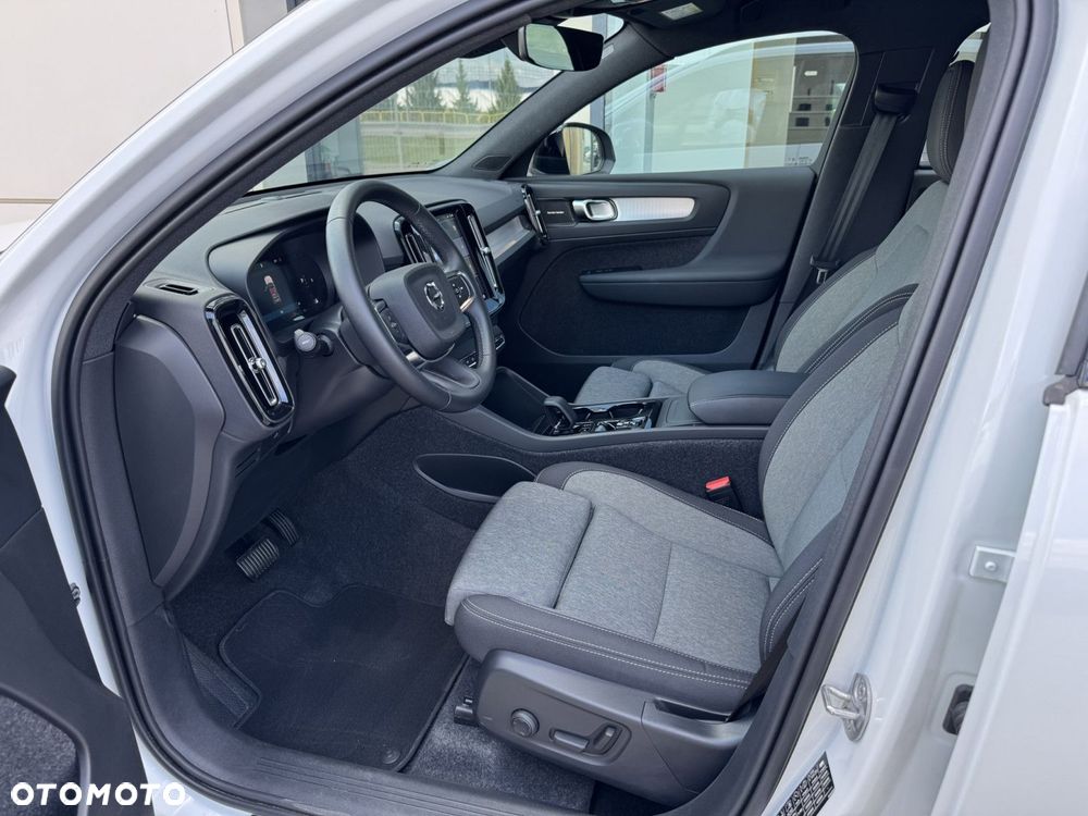 Volvo XC 40 B3 Plus Dark - 11