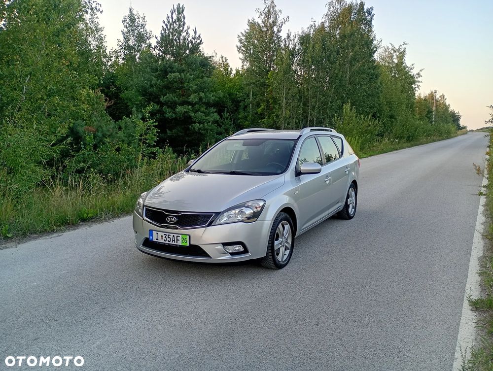 Kia Ceed - 4