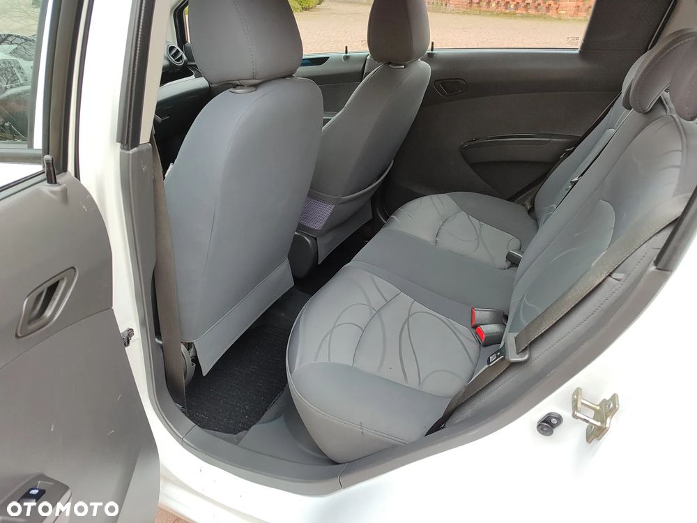 Chevrolet Spark 1.0 LT - 24