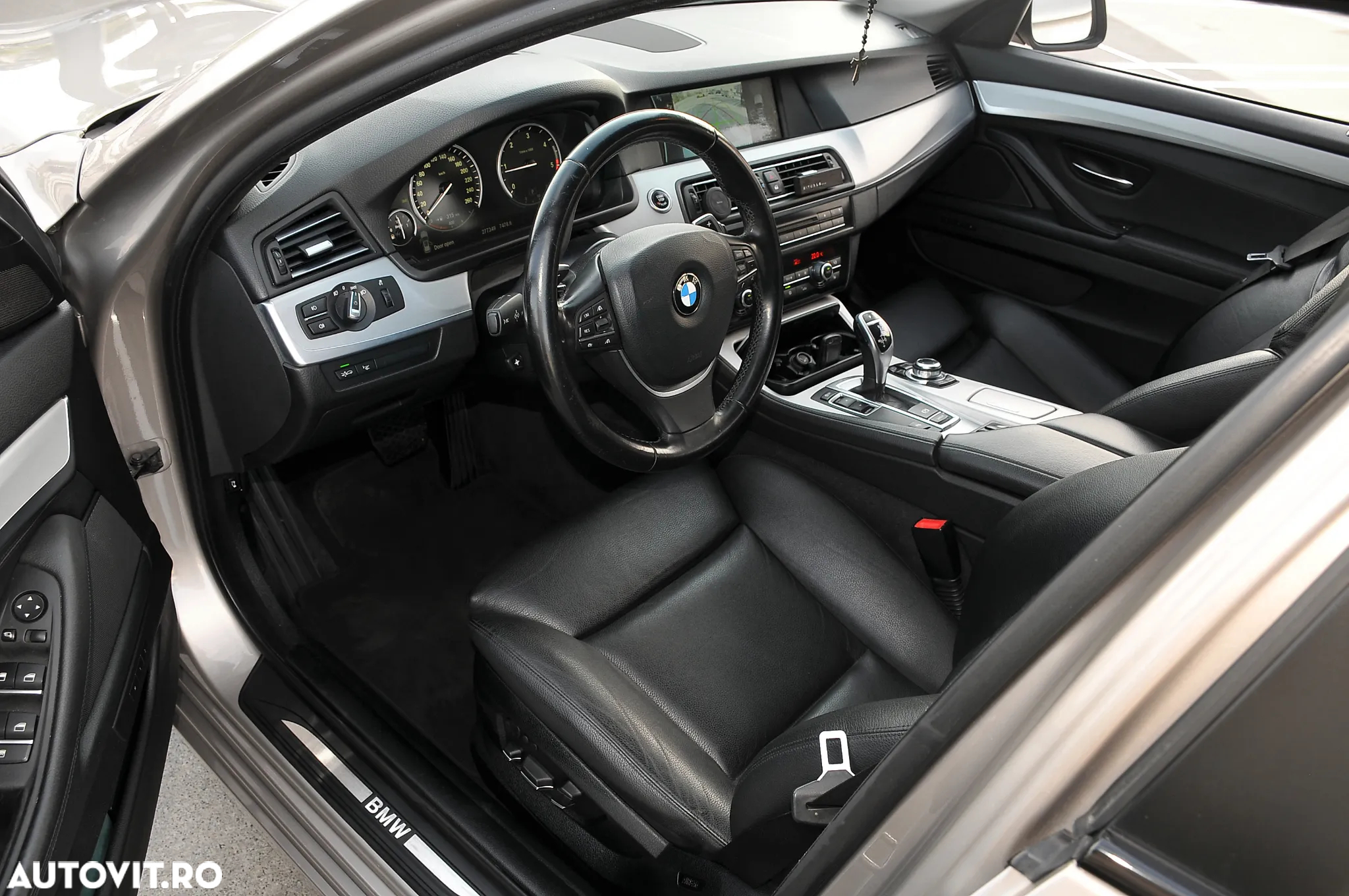 BMW Seria 5 520d Aut. - 14