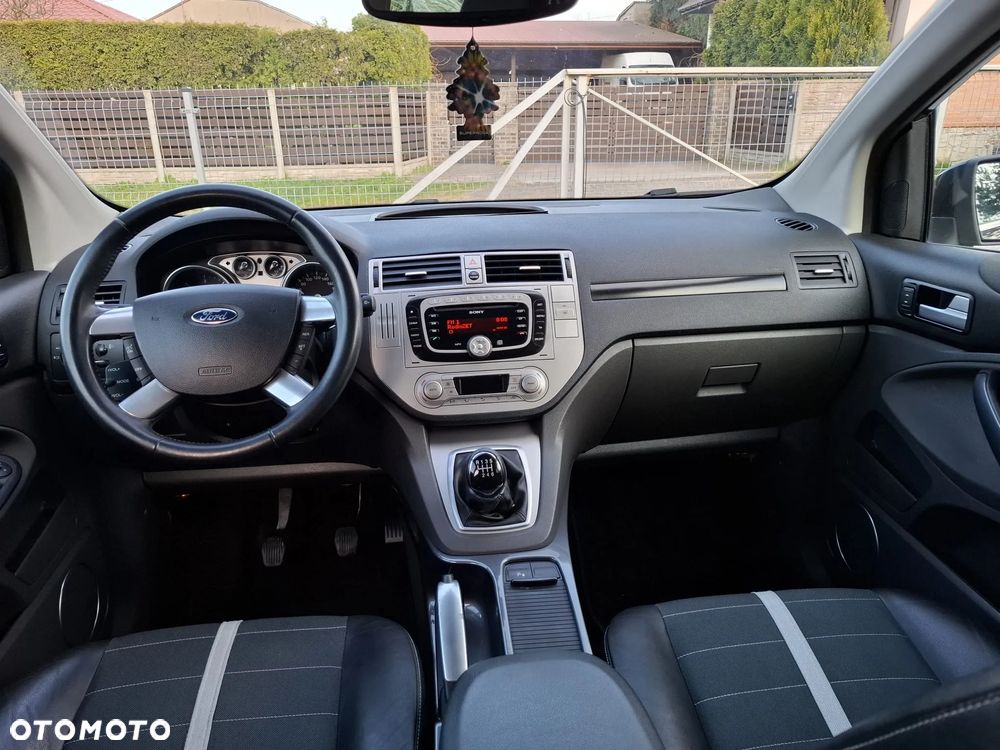 Ford Kuga 2.0 TDCi 2x4 Titanium - 9