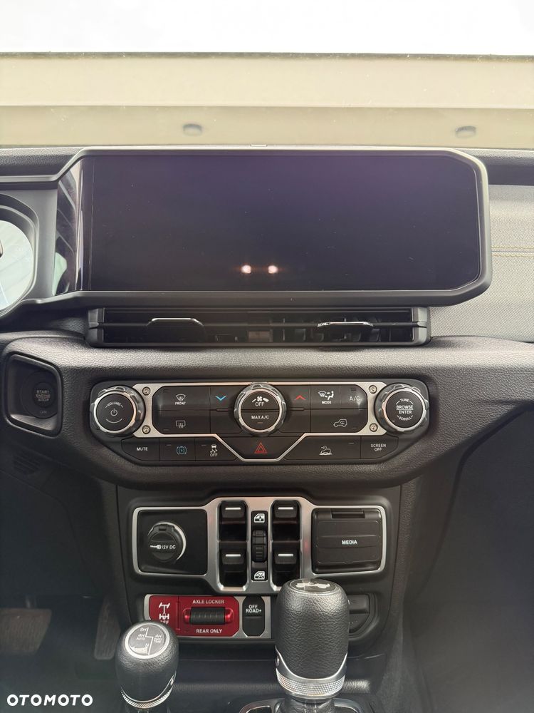 Jeep Wrangler - 19