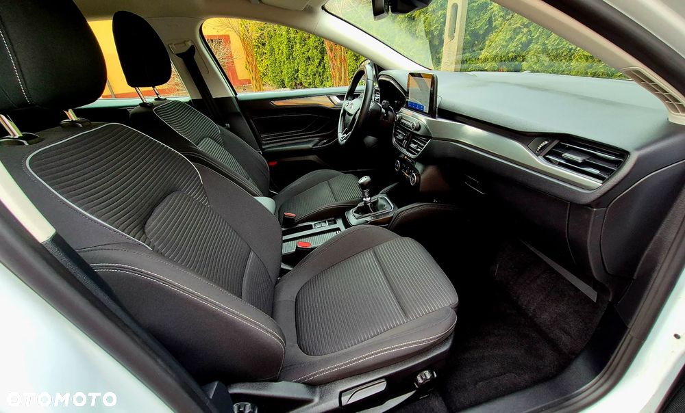 Ford Focus 1.5 EcoBlue STart-Stopp-System TITANIUM - 24