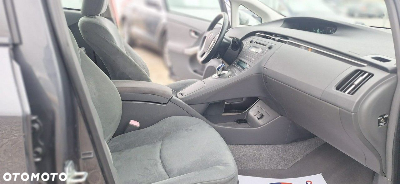 Toyota Prius - 11