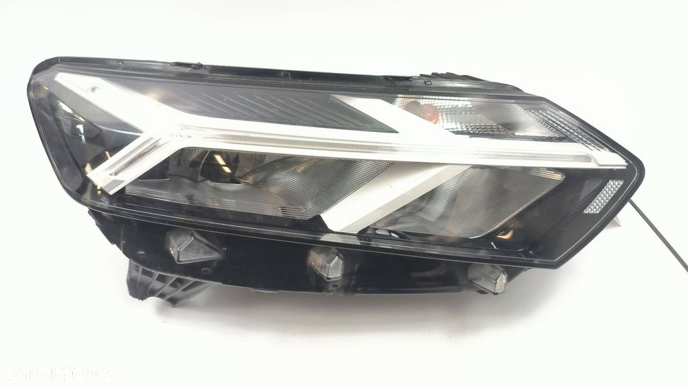 LAMPA PRAWA PRZÓD DACIA JOGGER LIFT 260107978R - 1