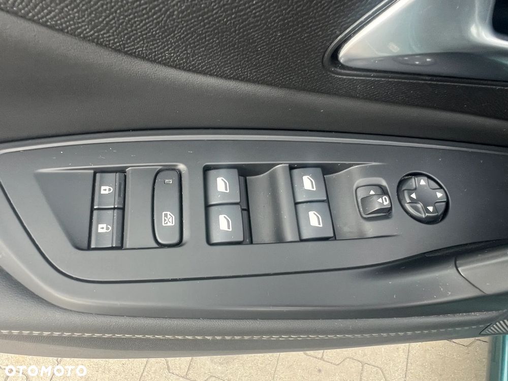 Peugeot 308 1.5 BlueHDi Allure S&S EAT8 - 18