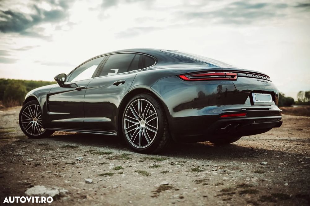 Porsche Panamera 4S - 36