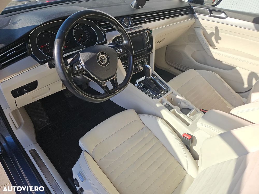 Volkswagen Passat 2.0 TDI DSG Highline - 14