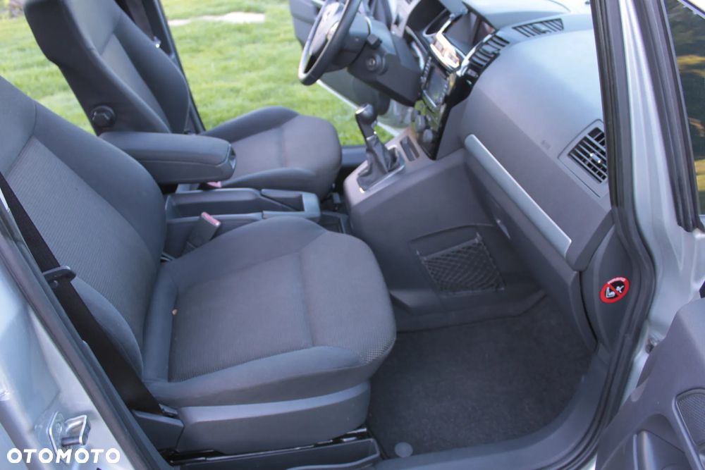 Opel Zafira - 19
