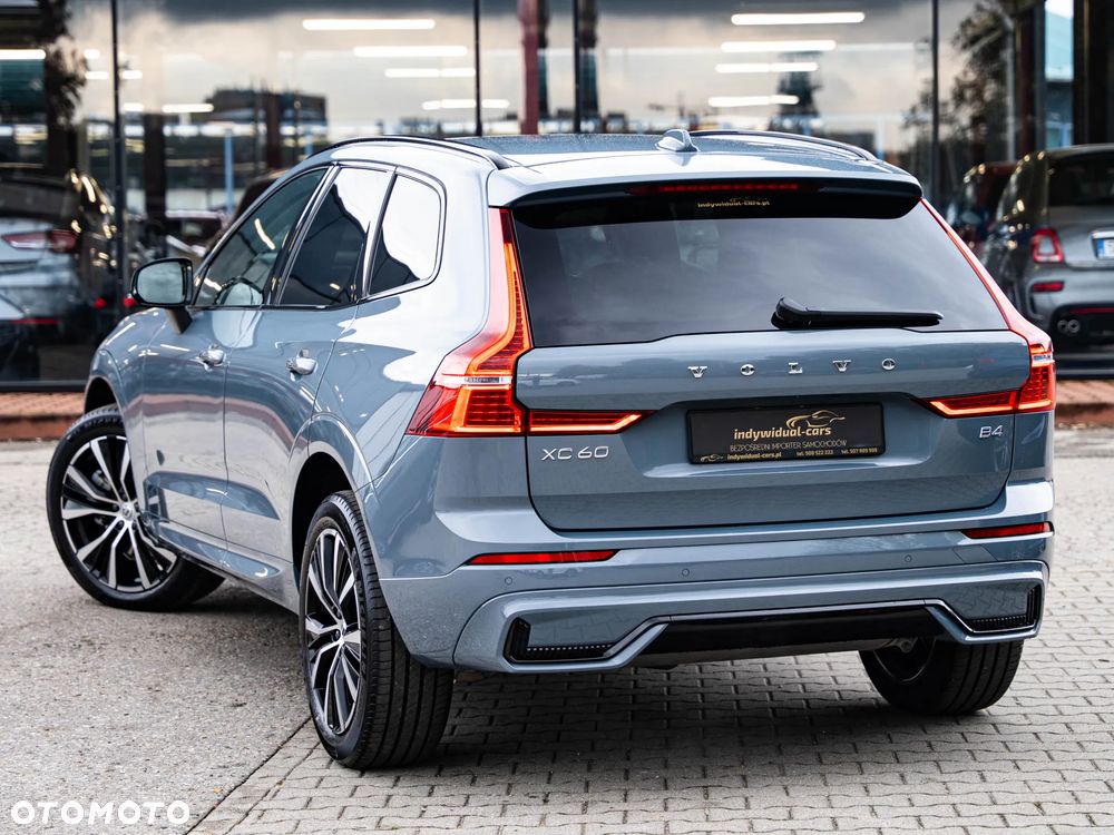 Volvo XC 60 B4 B Plus Dark - 4