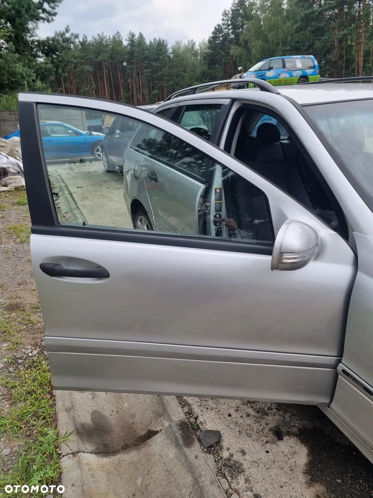 MERCEDES S203 00-04 2002 r. KOMBI C744 drzwi prawy przód prawe przednie * - 11