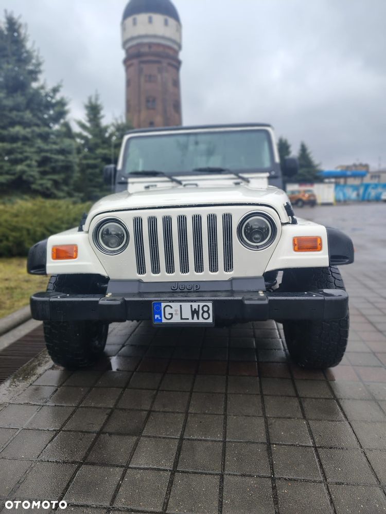 Jeep Wrangler - 10