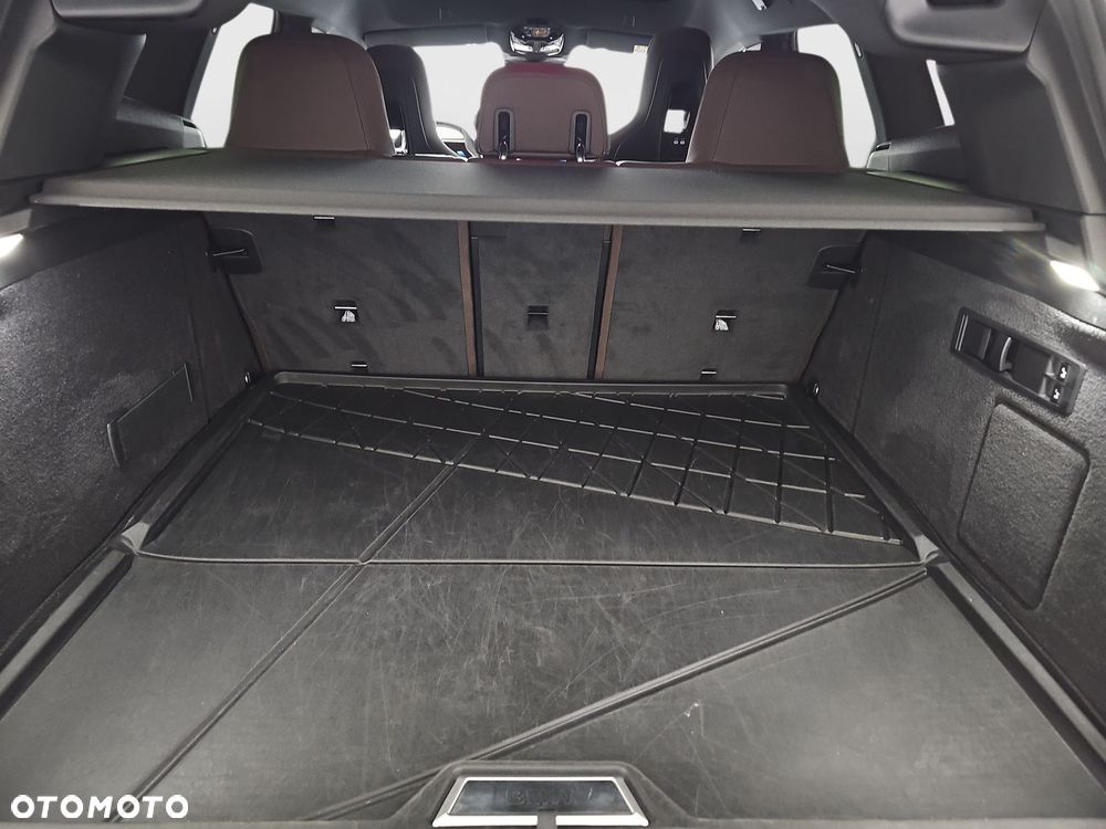 BMW iX xDrive40 76.6kWh - 38