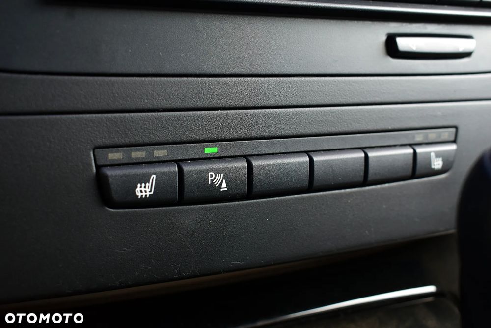 BMW Seria 3 325d - 16