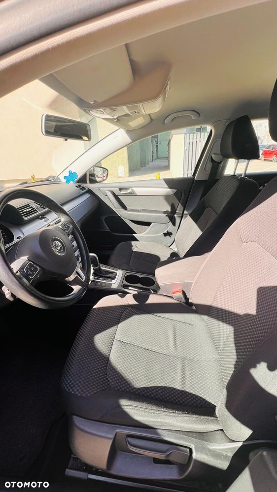 Volkswagen Passat 2.0 TDI Comfortline DSG - 5