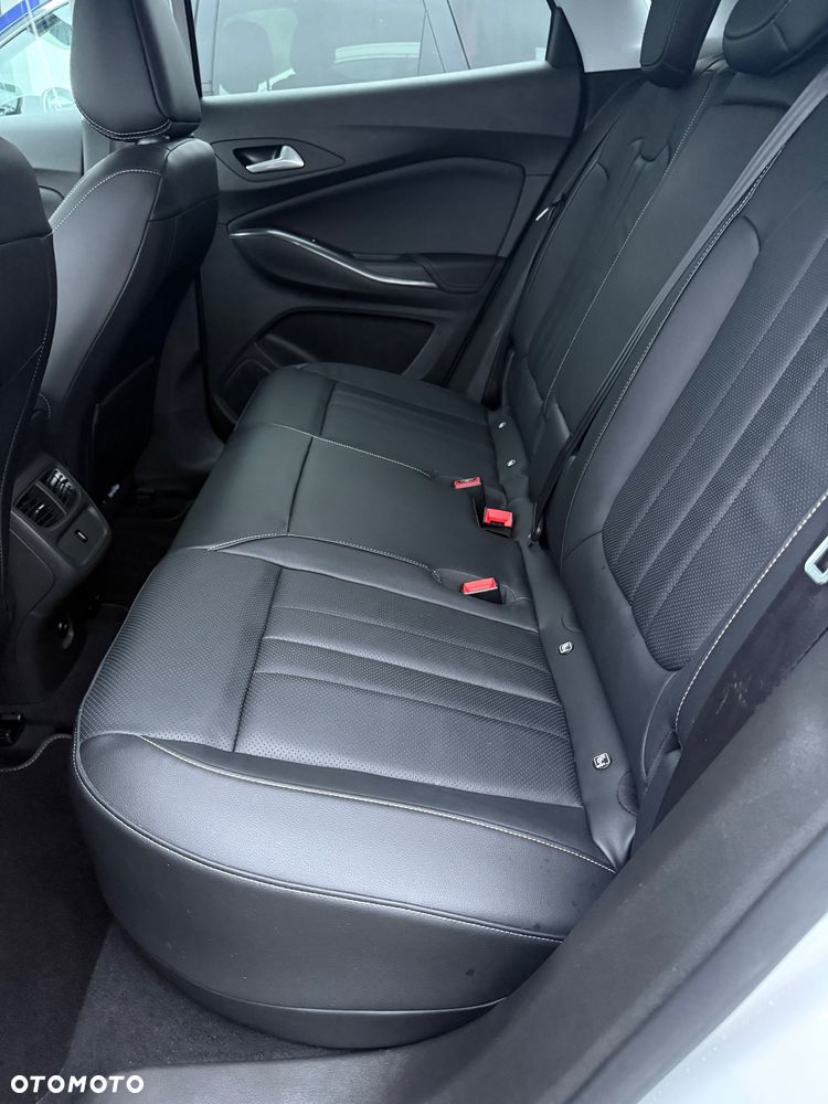 Opel Grandland X Plug-in-Hybrid 1.6 DI Start/Stop Business INNOVATION - 22