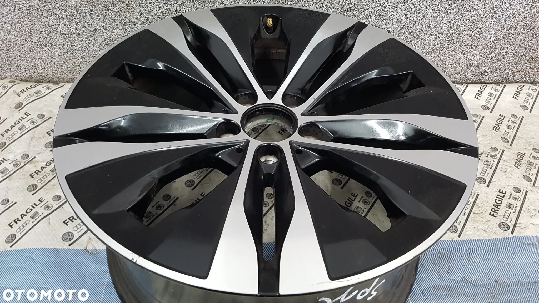 FELGA MERCEDES 5X112 8,5JX18 ET52 A2064015200 - 1