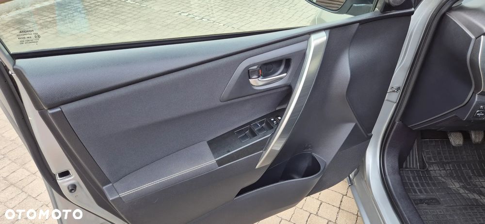 Toyota Auris 2.0 D-4D Life - 11