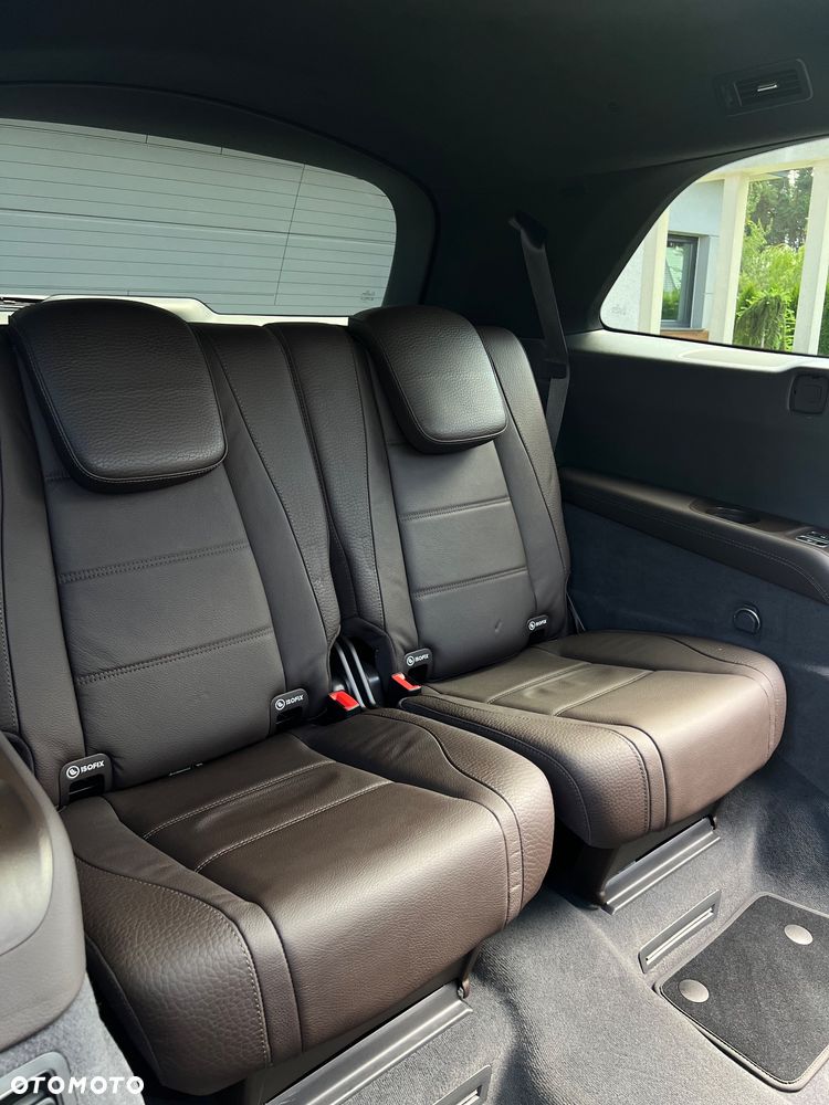 Mercedes-Benz GLS - 33
