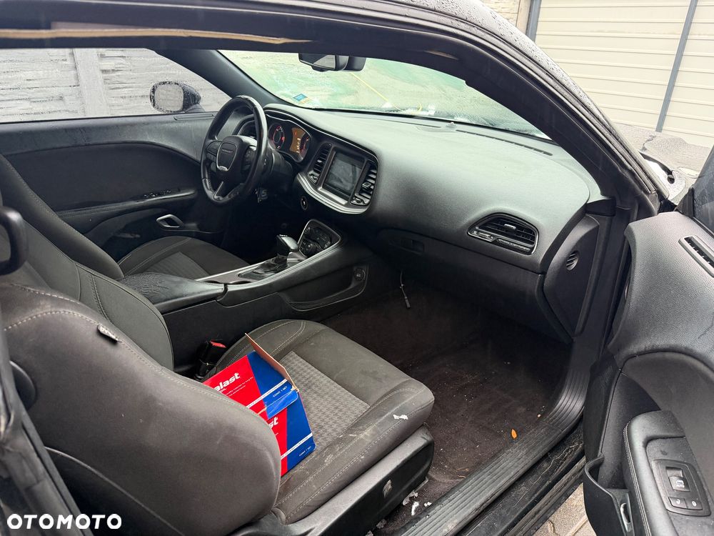 Dodge Challenger - 7