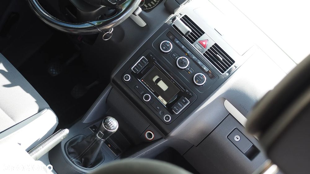 Volkswagen Touran 2.0 TDI DPF Comfortline - 17