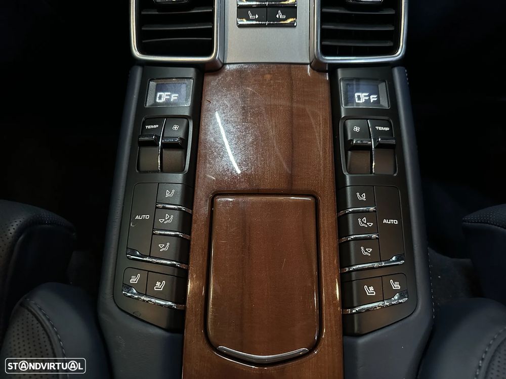 Porsche Panamera Turbo PDK - 26