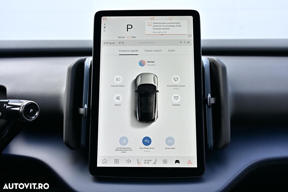 Volvo EX30 Single Motor Extended Range RWD Core - 36