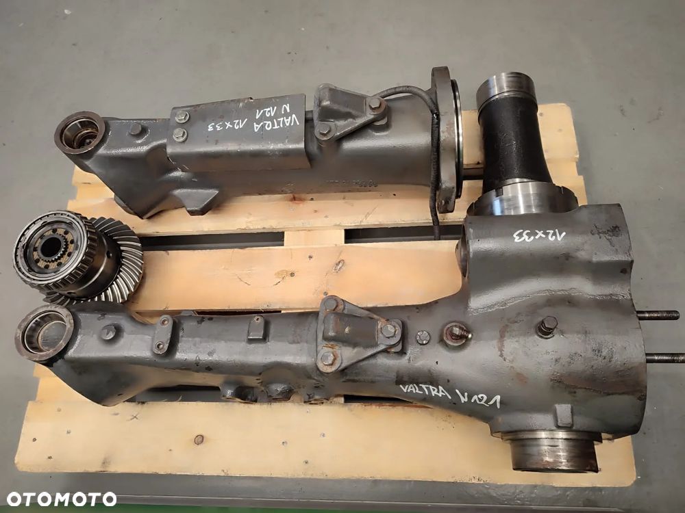 Dyferencjał 33X12 obudowa mostu VALTRA N121 - 2