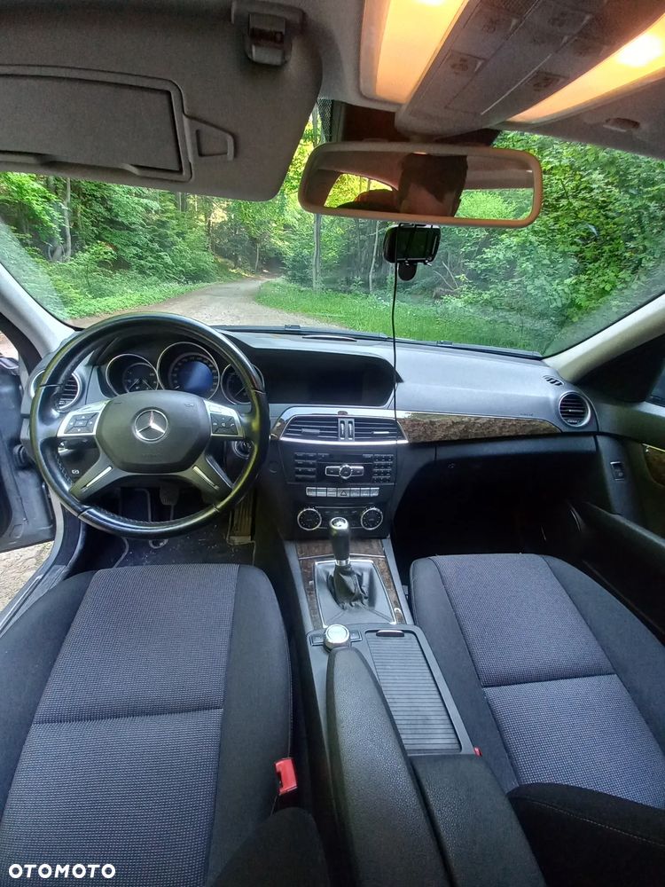 Mercedes-Benz Klasa C 180 CGI BlueEff Elegance - 11