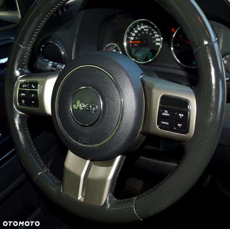 Jeep Compass - 38