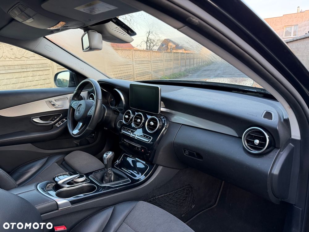 Mercedes-Benz Klasa C 220 CDI Avantgarde Edition - 19