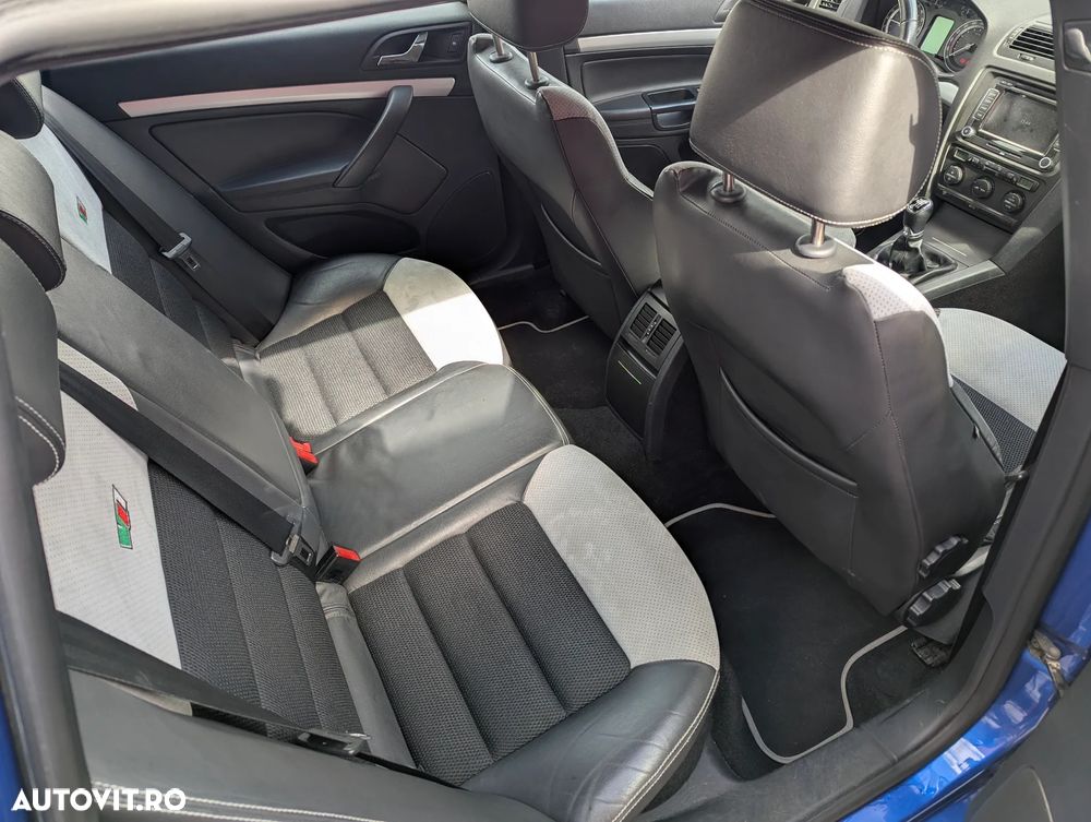 Skoda Octavia 2.0 TDI CR DPF RS - 8