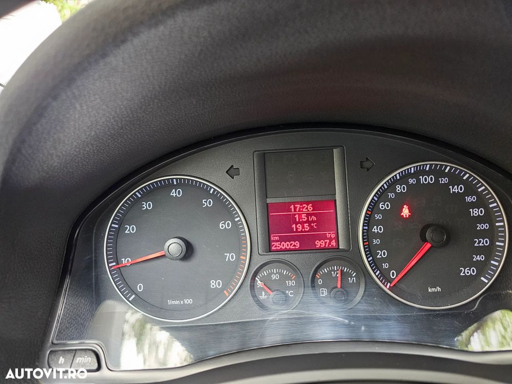 Volkswagen Golf 1.6 Comfortline - 9