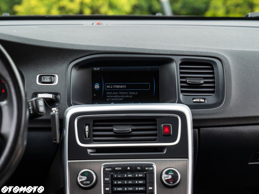 Volvo V60 D4 Momentum - 37