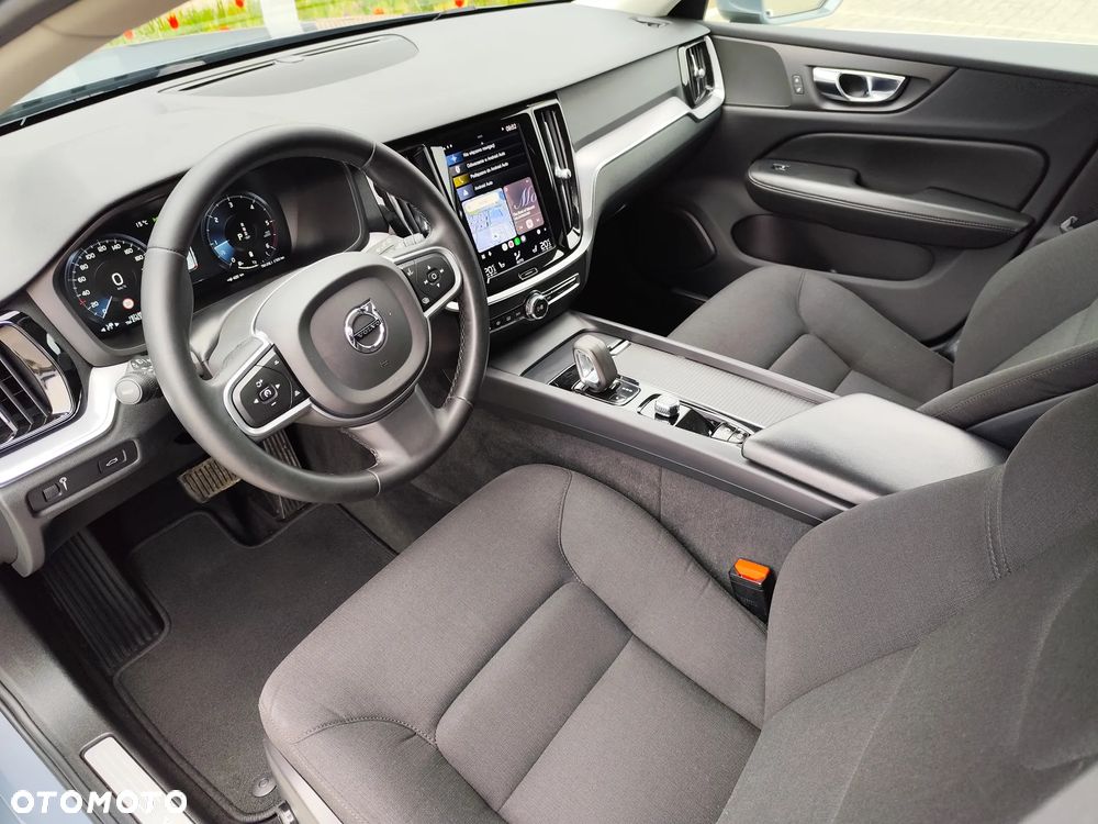 Volvo V60 B4 D Momentum Pro - 17