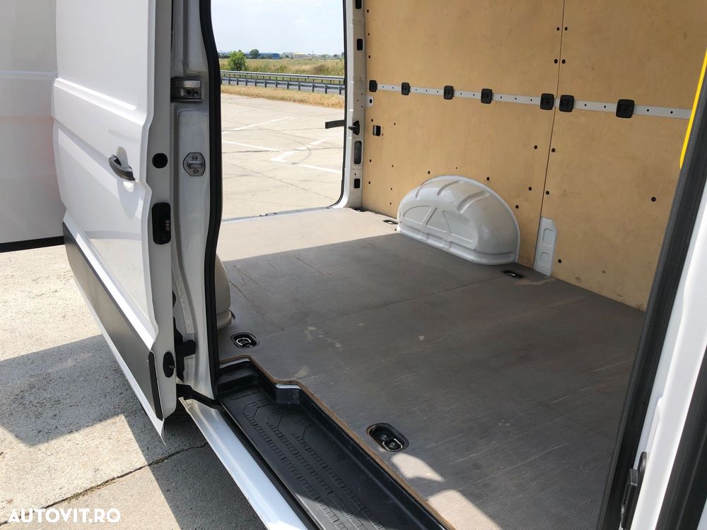 Volkswagen Crafter - 14