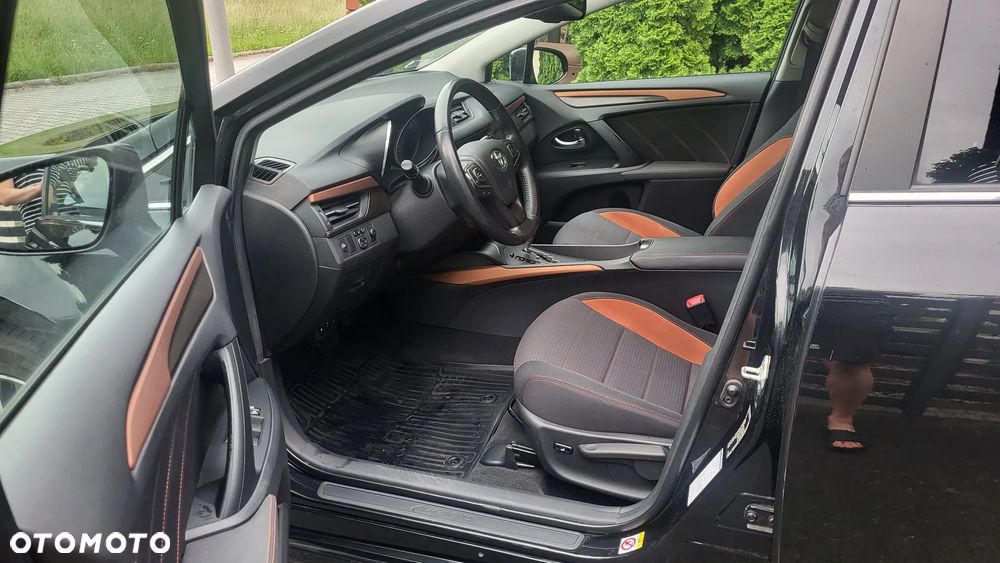 Toyota Avensis 1.8 Premium MS - 11