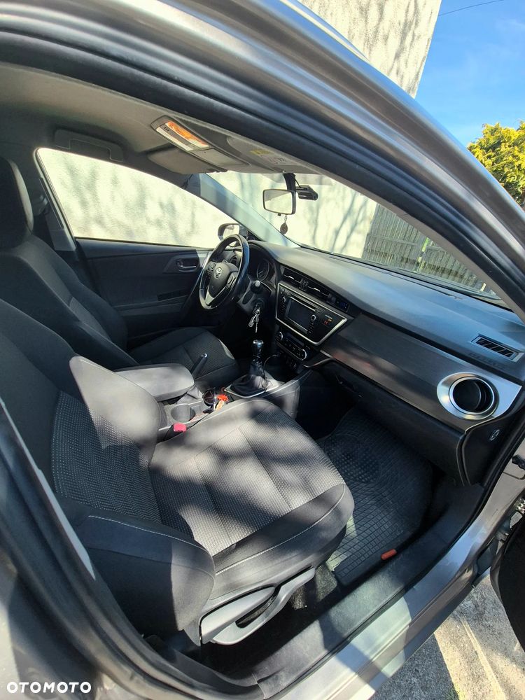 Toyota Auris 2.0 D-4D Prestige - 10