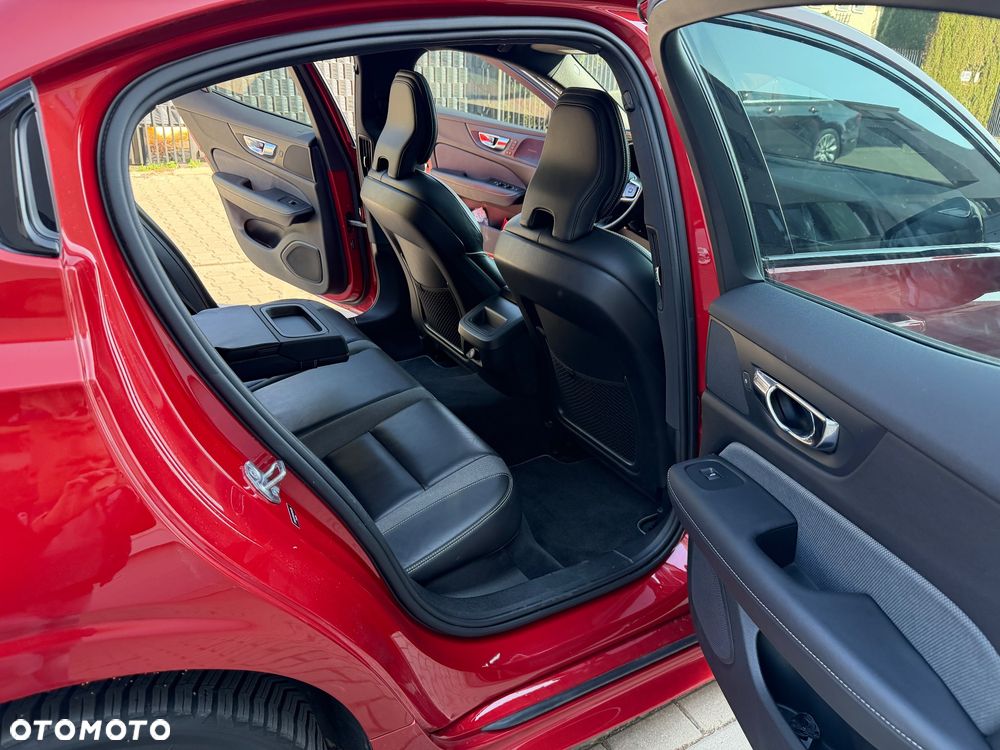 Volvo S60 T6 AWD Geartronic RDesign - 28