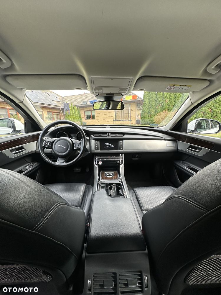Jaguar XF 2.0 i4D AWD Prestige - 12